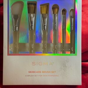 Sigma Beauty Skincare Brush Set - Silver and Gold